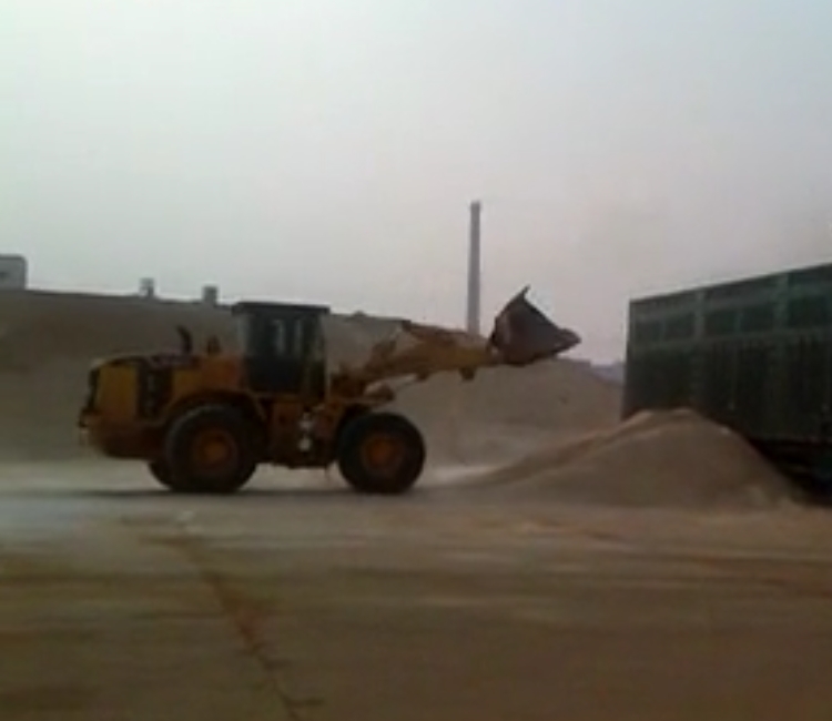 Wheel loader used in Qatar