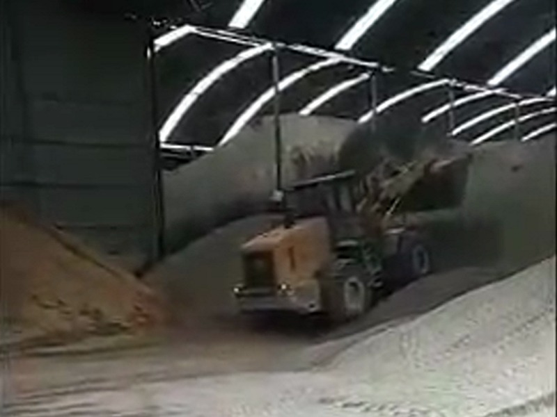  Wheel loader used to load lime