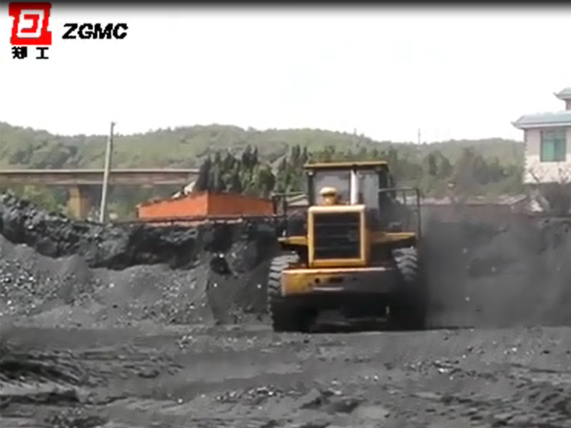 Wheel loader used to load coaling