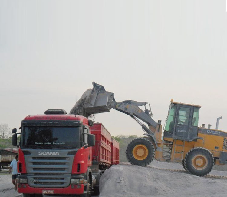 Wheel loader used in Qatar